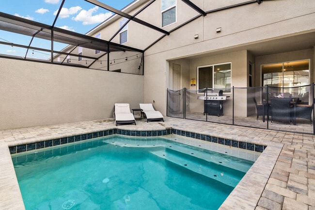 Building Photo - 1828 Tropical Palms Cir