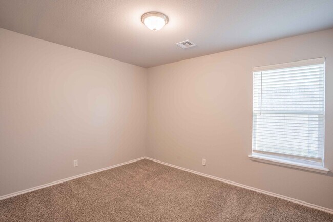 Building Photo - New Build Simmons Home and RARE - 4 Bedroom Owasso home