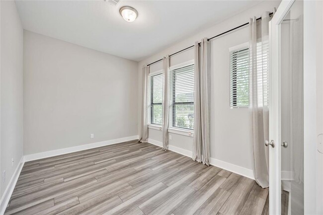 Building Photo - 18523 Parkland Row Dr