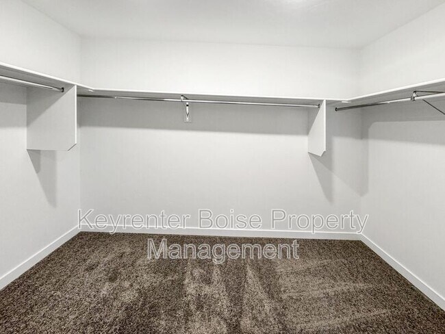 Building Photo - 4212 W Cirrus Ln