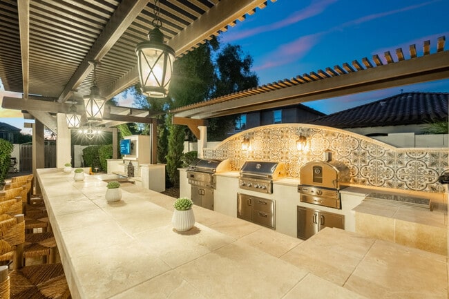 Building Photo - 3083 S Cottonwood Ct