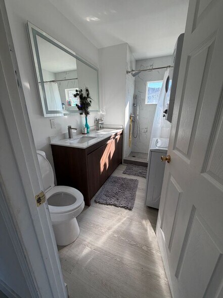 Building Photo - 10356 Oro Vista Ave