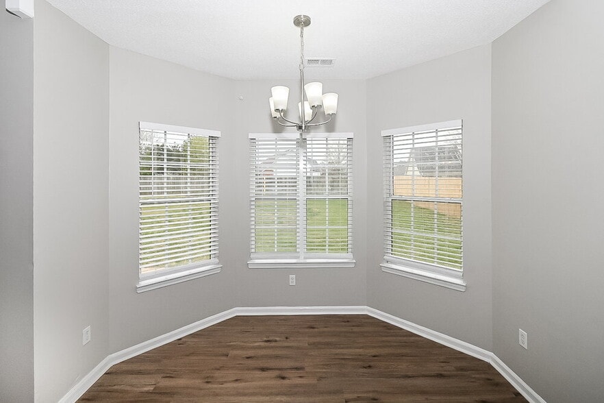 Building Photo - 2785 Pinnacle Dr