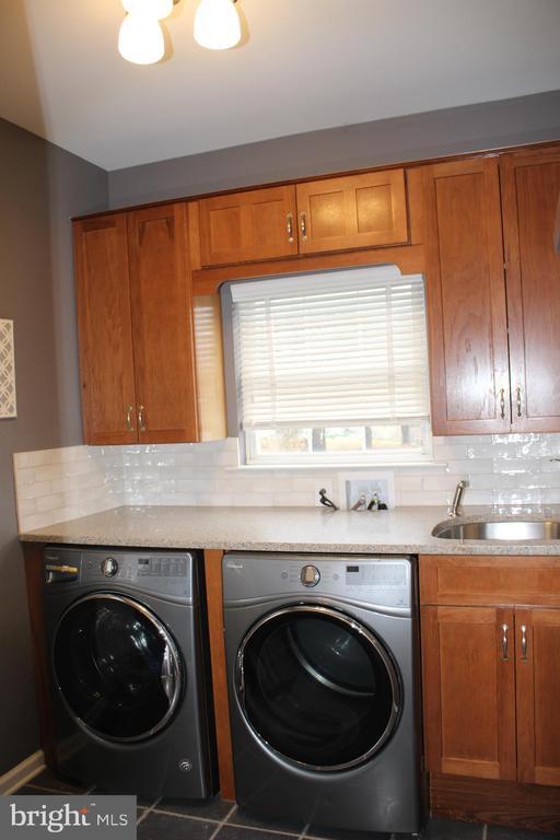 Building Photo - 176 S Patricia Dr