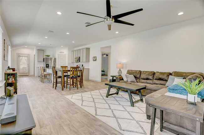 Building Photo - 1254 Truckee River Dr