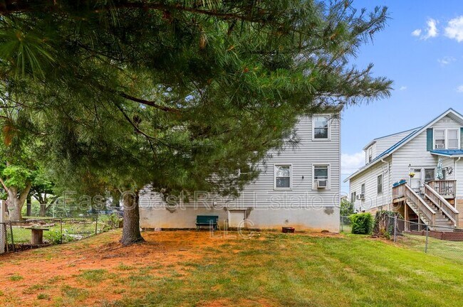 Building Photo - 106 N Mont Valla Ave