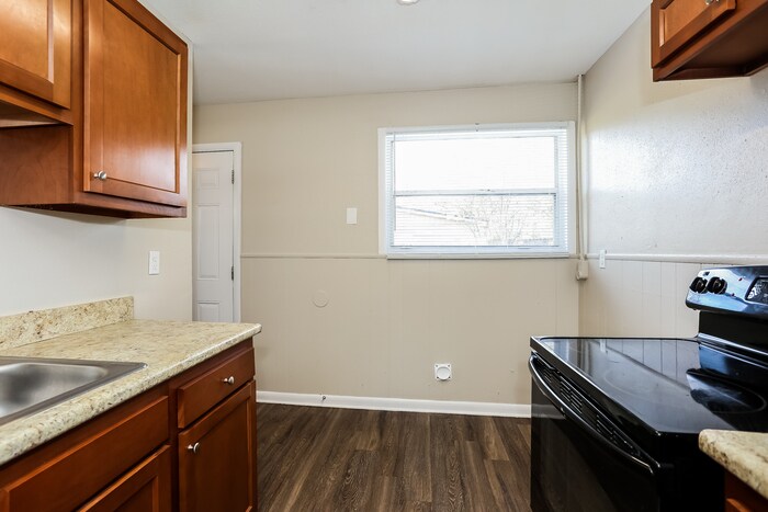 Building Photo - 6916 Jack Horner Ln