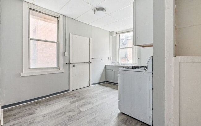 Building Photo - Pittsburgh - 3 Bed 2 Bath - Just Renovated