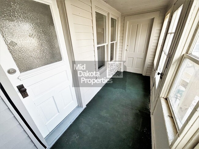 Building Photo - 735 S Wisconsin St