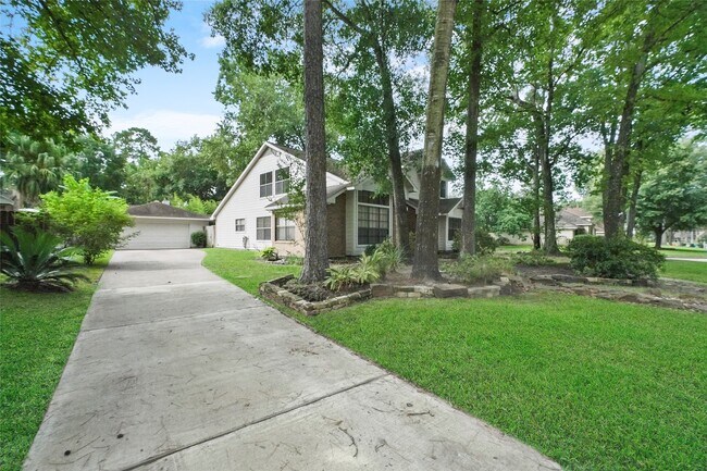Building Photo - 2402 Brookdale Dr