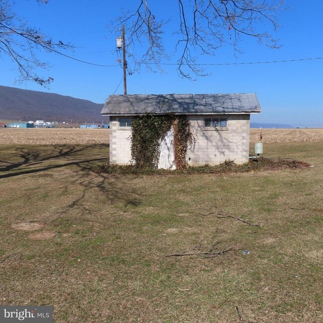 Building Photo - 1410 Gillan Dr