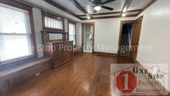 Building Photo - 3 Bedroom 1.5 Bathroom home in Kansas City!