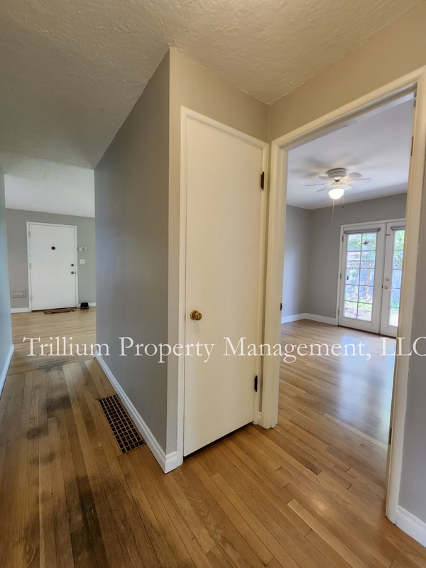 Building Photo - 5114 SE 51st Ave