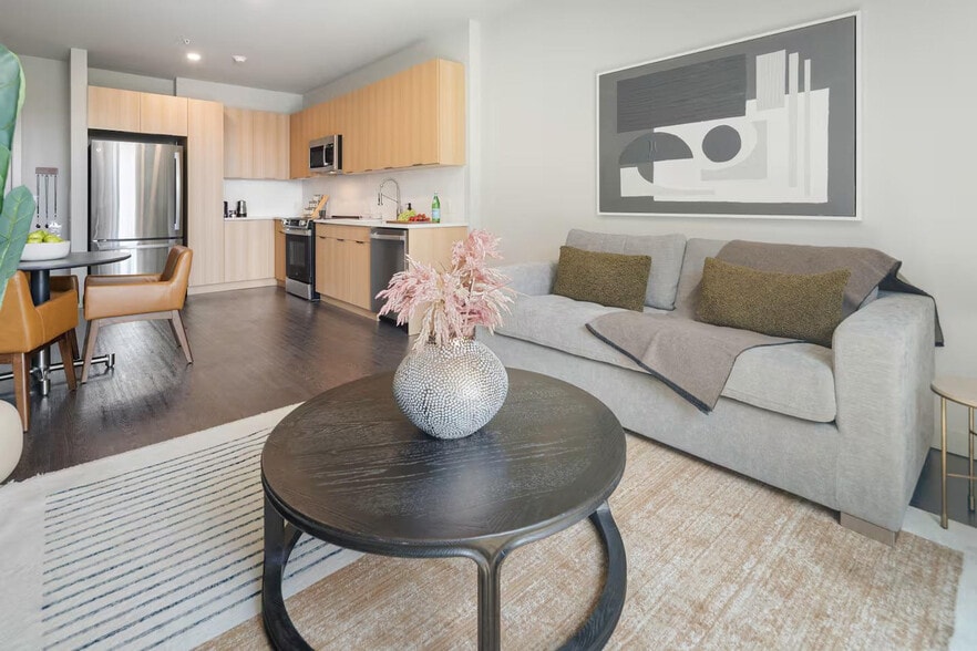 Building Photo - 51 S Broadway