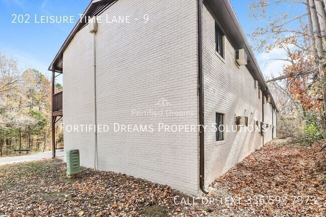 Building Photo - 202 Leisure Time Ln