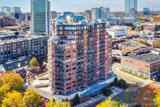 Building Photo - 25 Forest St