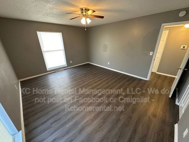 Building Photo - 8725 Countryshire Ln