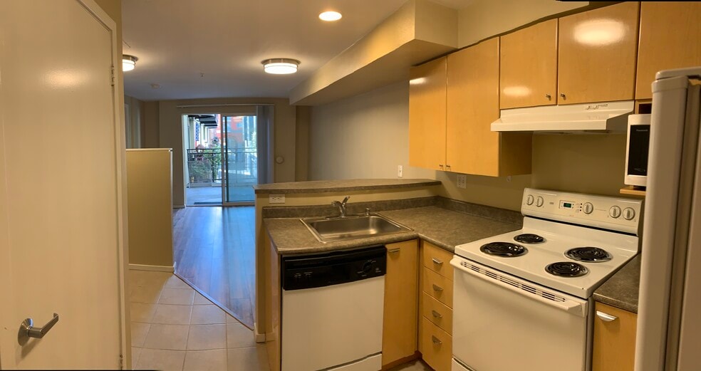 Building Photo - 425 Vine St