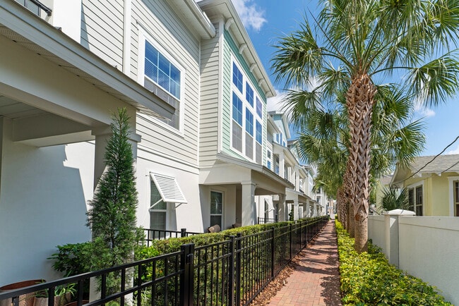 Building Photo - 115 E Concord St