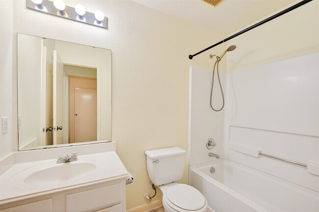 Building Photo - 10426 Briar Patch St