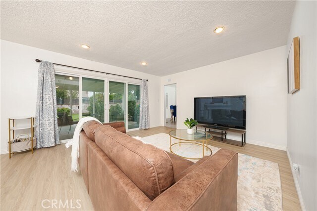 Building Photo - 895 Altura Way