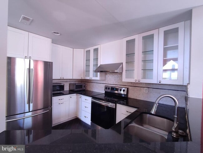 Building Photo - 7671 Coachlight Ln