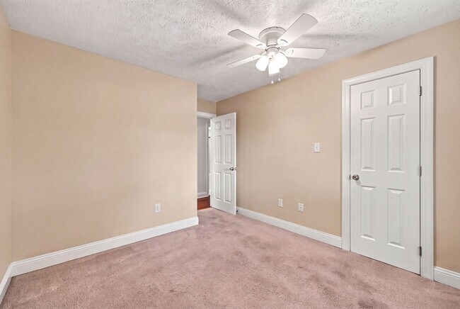Building Photo - 104 Turtle Creek Rd
