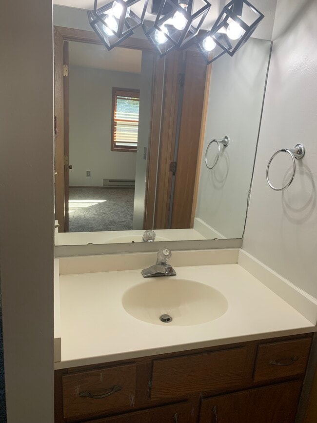 Building Photo - Iowa Ave