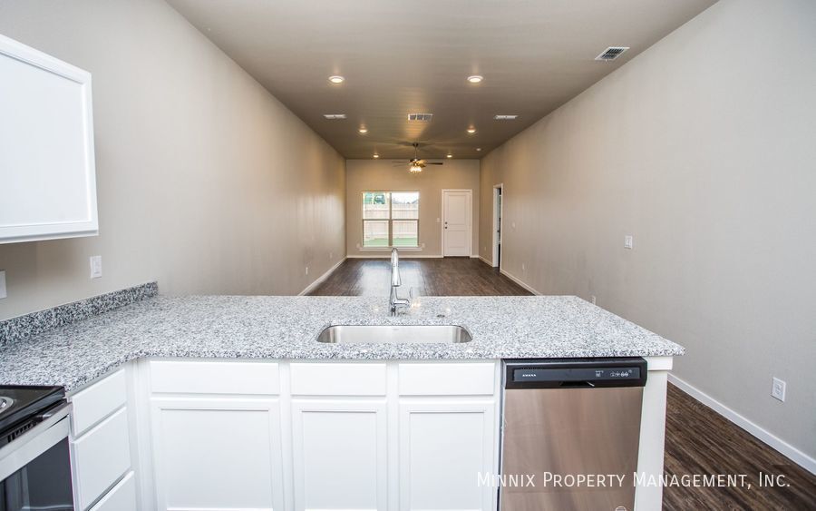 Building Photo - 2105 Kokomo Ave