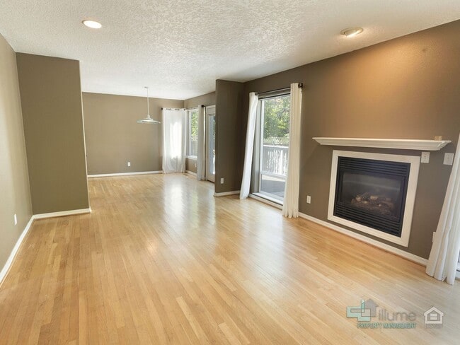 Building Photo - 20630 Willamette Dr