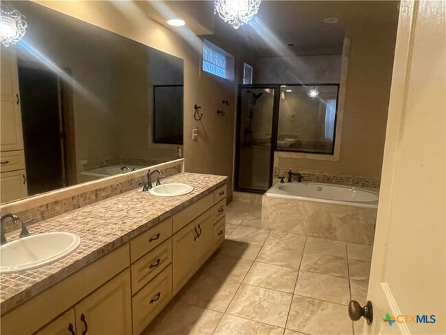 Building Photo - 34 Cotswold Ln