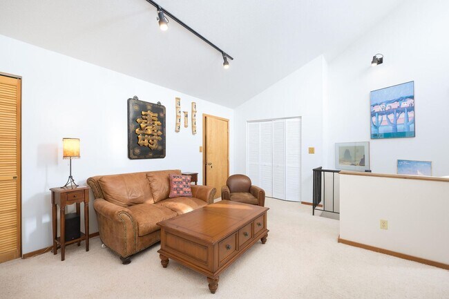 Building Photo - Available now!  Year lease!   Three Bedroo...