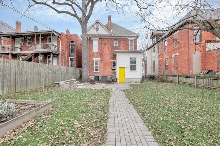 Building Photo - 839 Oak St