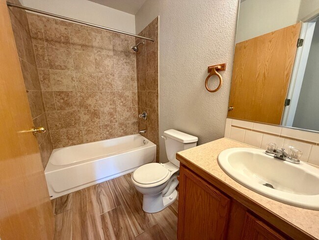 Building Photo - 950 52nd Ave Ct