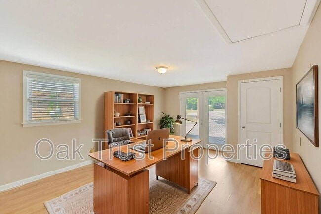 Building Photo - 4313 Helene Dr