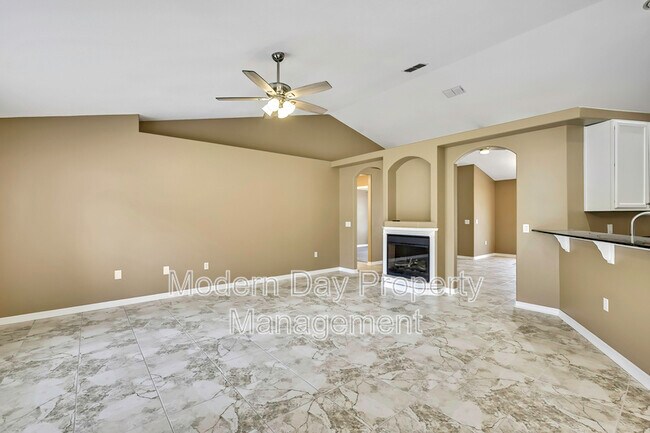 Building Photo - 12320 Papercraft Ave