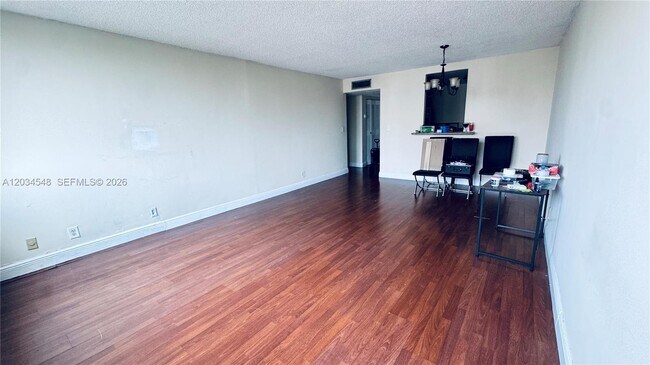Building Photo - 9125 SW 77th Ave