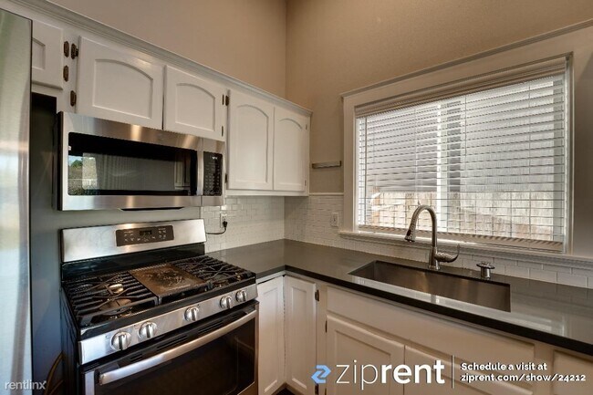 Building Photo - 3 br, 2 bath House - 6117 101st Place Nort...