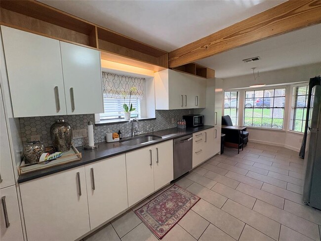 Building Photo - 11907 Cherie Dr