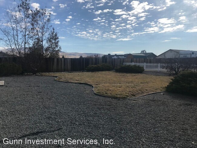 Building Photo - 3 br, 2 bath House - 1422 Rosy Finch Drive