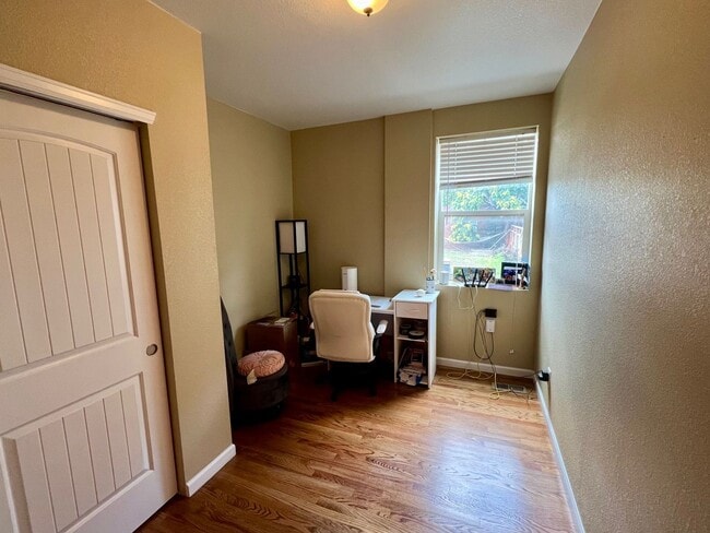 Building Photo - Santa Fe Arts District Gem, 3bed x 2 bath