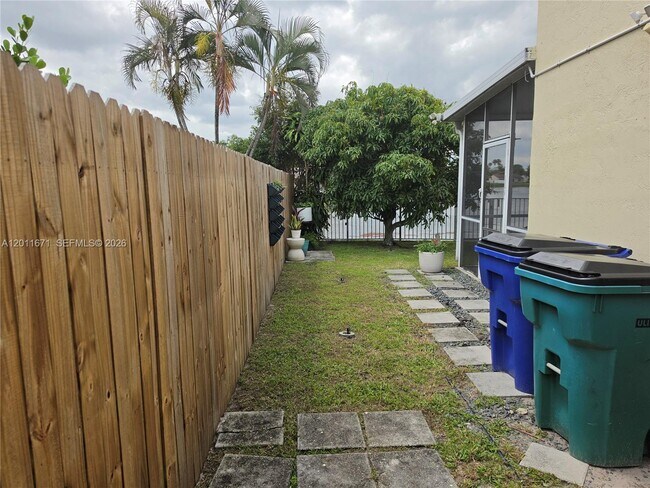 Building Photo - 6178 Buena Vista Dr