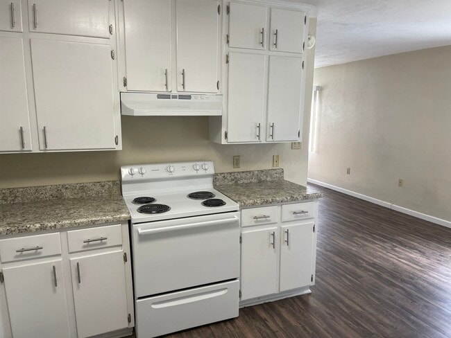 Building Photo - 2618 Old Bainbridge Rd