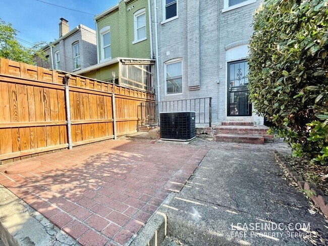Building Photo - 20 Randolph Pl NW
