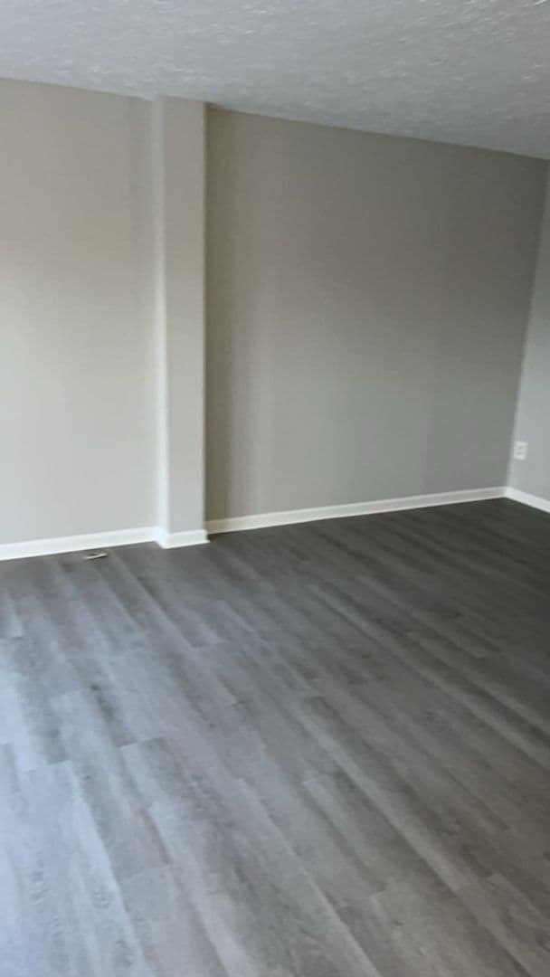 Building Photo - 16198 Henderson Ln