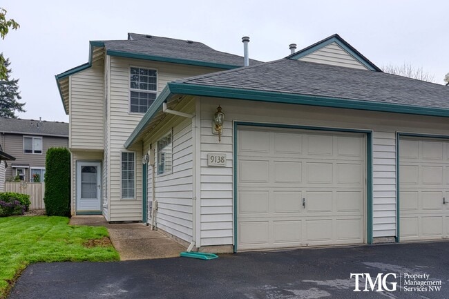 Building Photo - Peaceful 2-bedroom, 2 bath Townhome in thi...