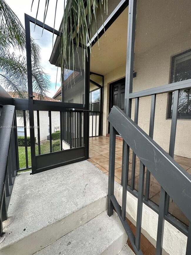 Building Photo - 7137 Golf Colony Ct