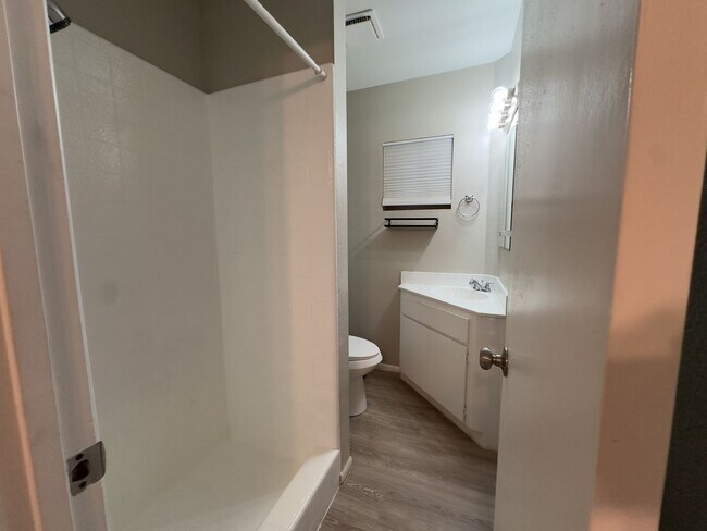 Building Photo - For Lease -Partially Furnished $2,599 or Unfurnished $2,300 2 Beds-2 Bath Painted Mountain Golf C...