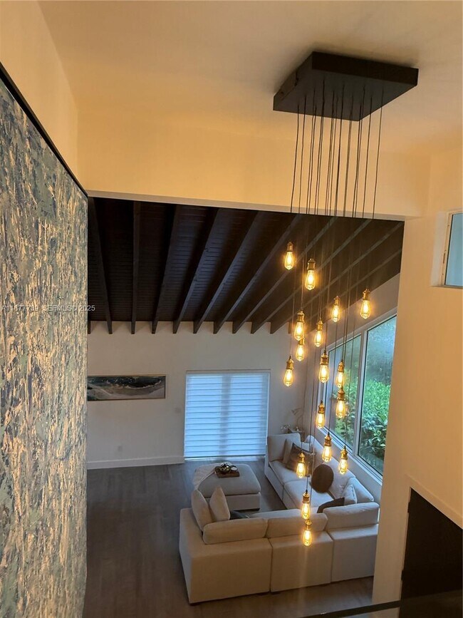 Building Photo - 3231 Salzedo St