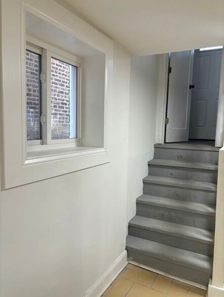 Building Photo - 4741 N Keating Ave